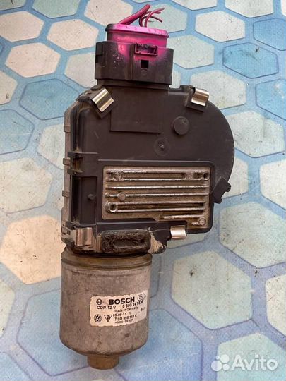 Моторчик стеклоочистителя передний 7L0955119K