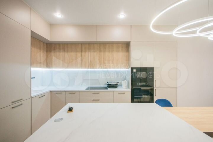 3-к. квартира, 90,3 м², 2/8 эт.