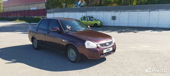 LADA Priora 1.6 МТ, 2011, 307 111 км