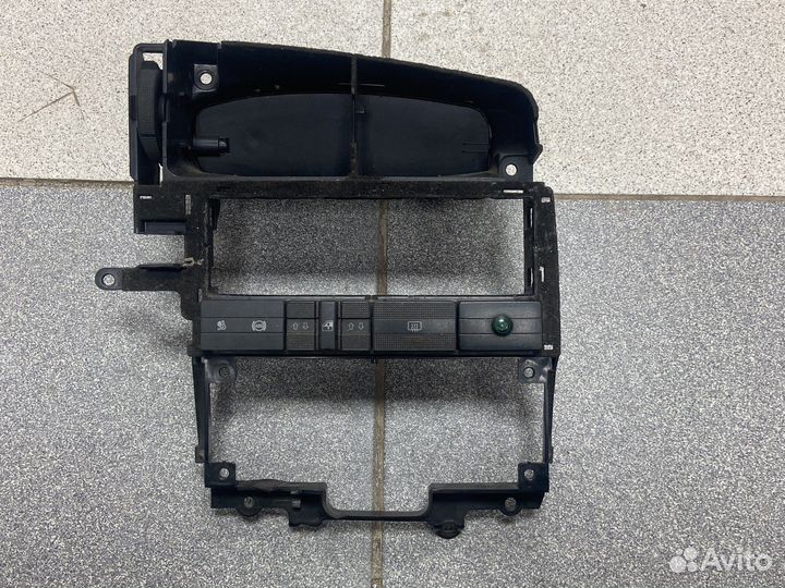 Рамка под магнитолу Volkswagen Passat 4