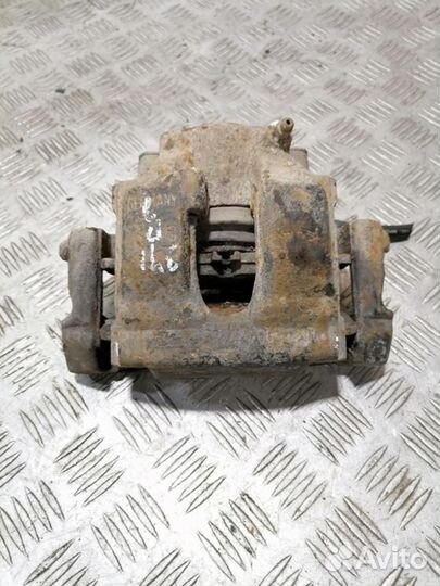 Суппорт передний левый C 202