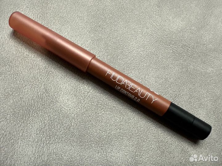 Карандаш для губ huda beauty Lip Contour 2.0