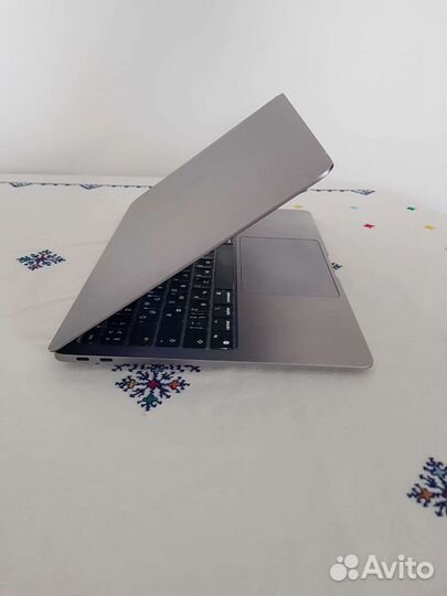 Ноутбук Apple MacBook air 13 2020 m1 8gb 256