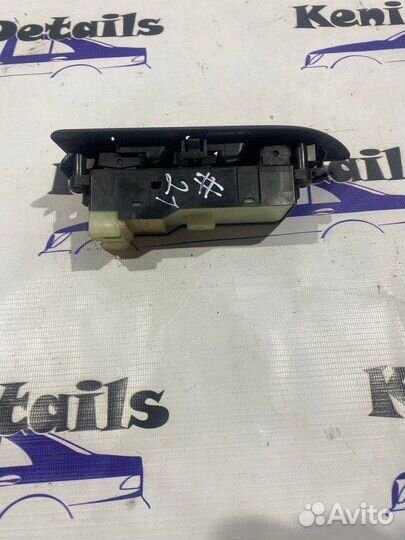 Блок управления стеклоподъемниками Nissan Almera