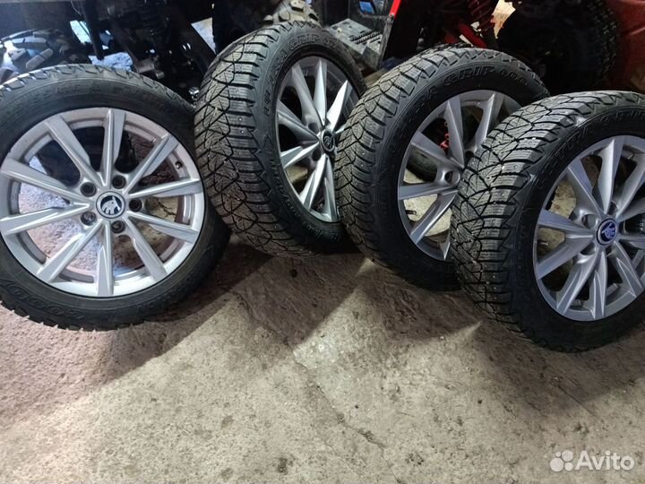 Goodyear Ultragrip 600 205/55 R16 98