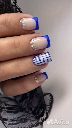 Маникюр с покрытием лаком