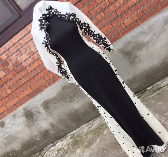 Приданое девушки модное платье