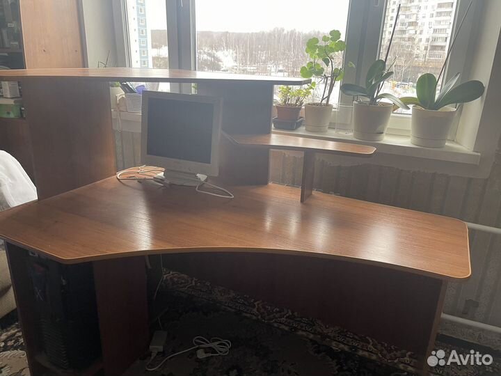 Компьютерный стол