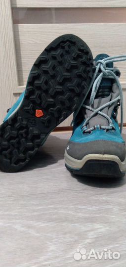 Треккинговые ботинки женские Quechua