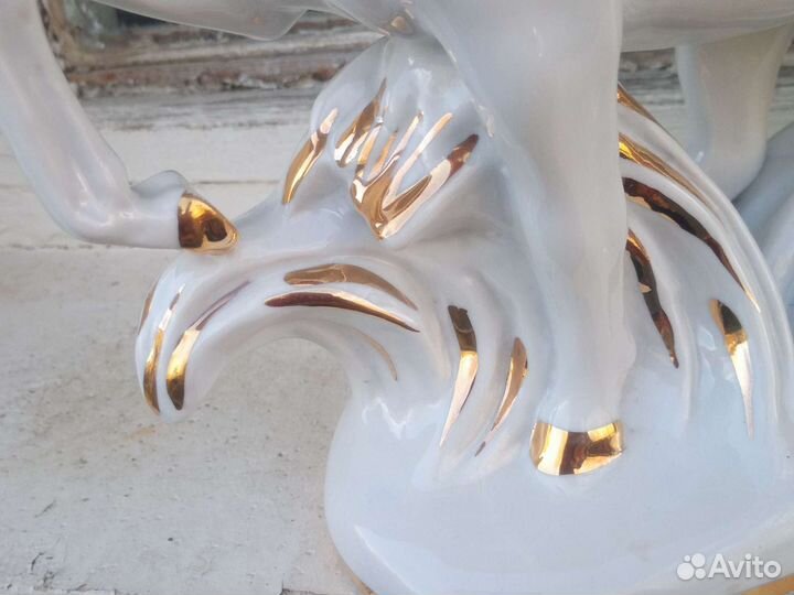 Конь фарфор позолота