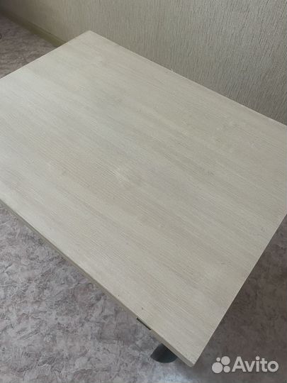 Стол журнальный, раздвижной, на колесиках