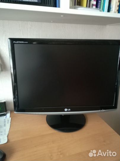 Монитор LG Flatron W2452V