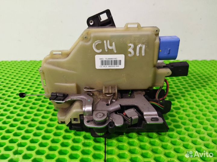 Замок двери задний правый Volkswagen Touareg 7L6