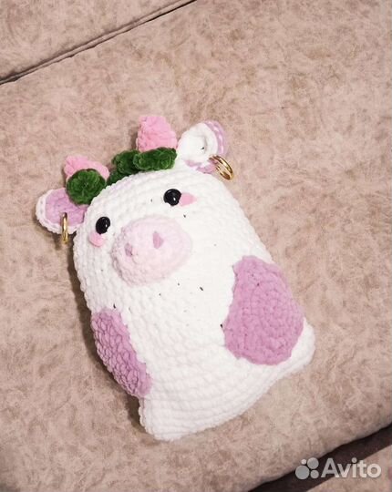 Игрушка вязаная коровка