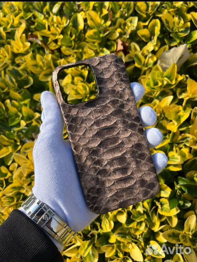 Чехол из кожи питона