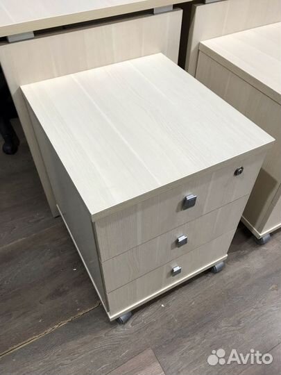 Комплект мебели Vasanta стол тумба