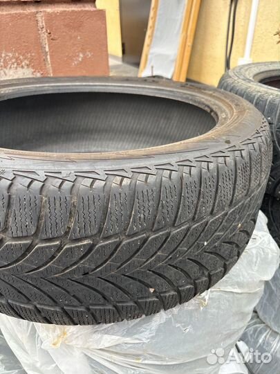 Goodyear UltraGrip Ice 2 245/45 R19