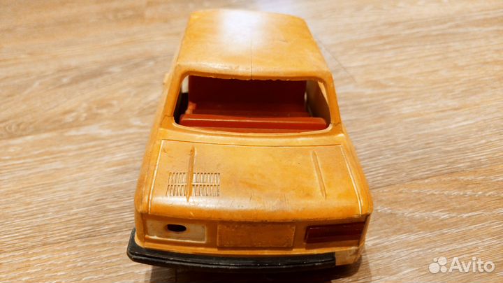 Модель автомобиля СССР заз-968М на реставрацию