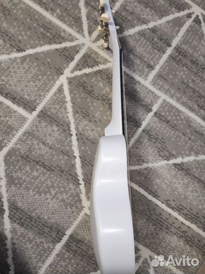 Укулеле белая сопрано