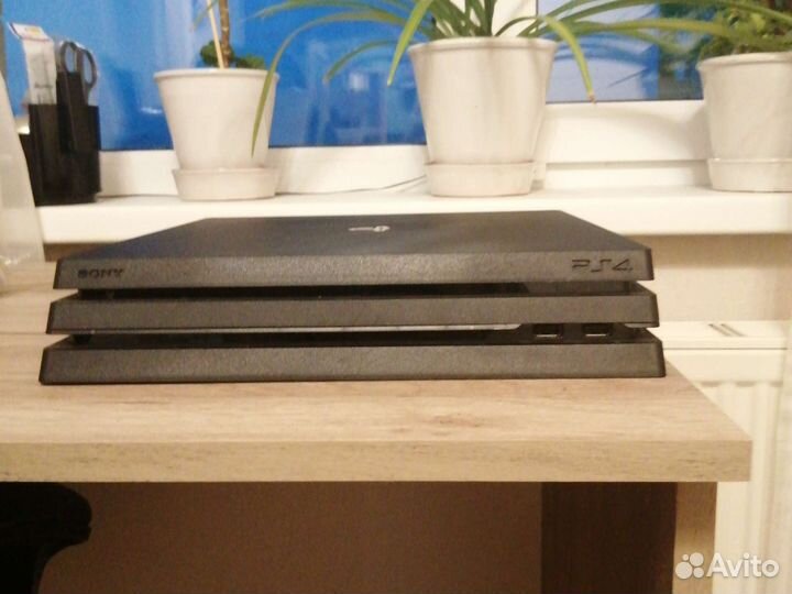 Sony playstation 4 pro 1tb v72