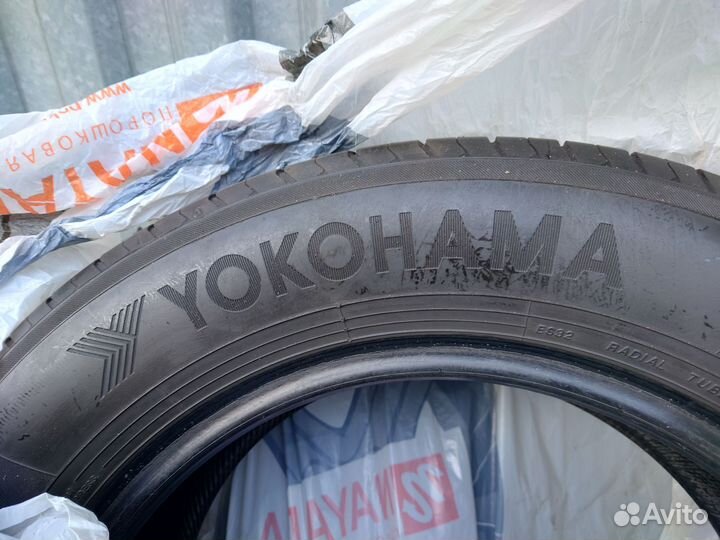 Yokohama Bluearth ES32 215/60 R16