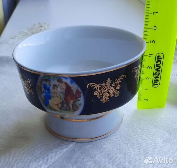 Фарфоровая вазочка для варенья