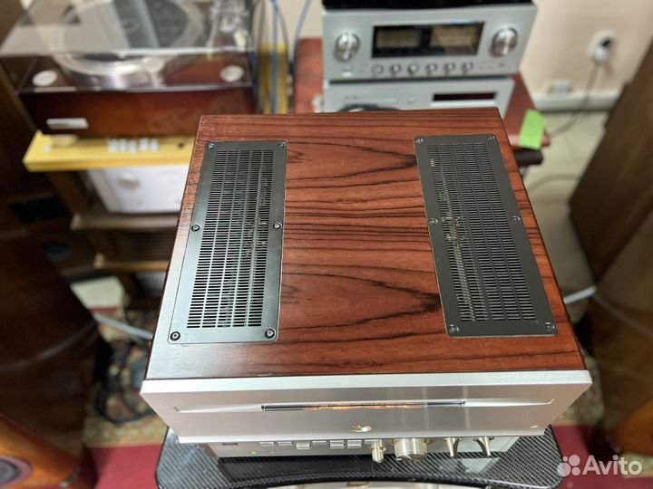 Усилитель Luxman M 08