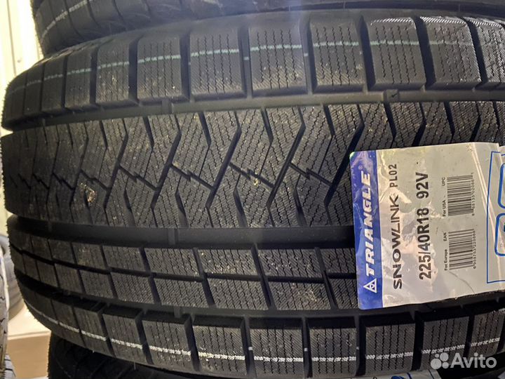 Triangle PL02 225/40 R18