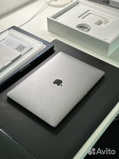 Apple MacBook Pro 13 2020