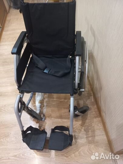 Кресло коляска для инвалидов
