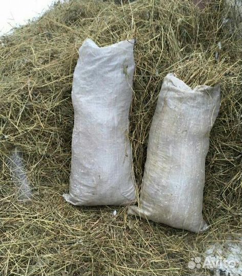 Солома в мешках