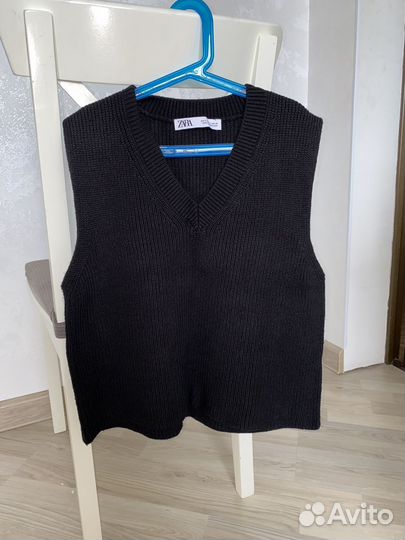 Жилетка женская вязаная