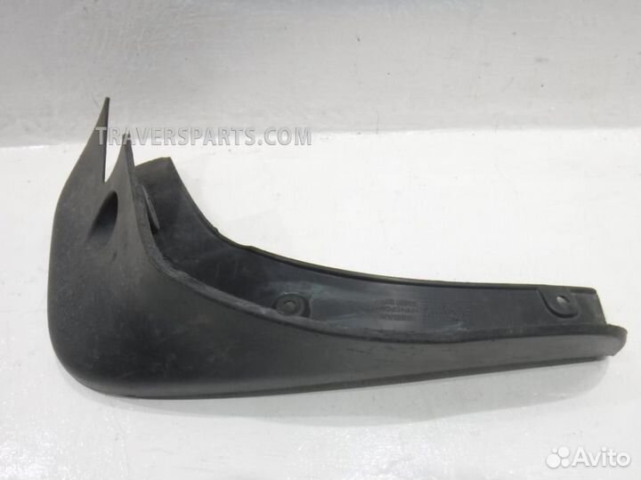 Брызговик передний Ниссан