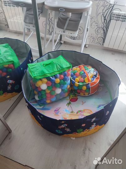 Сухой бассейн с шариками