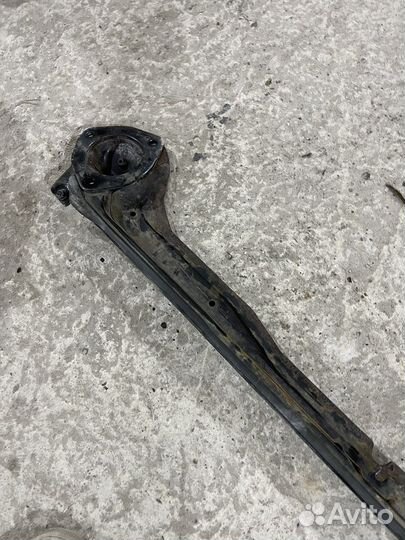 Распорка передних стоек ford focus 3