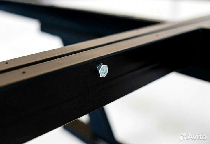 Парящая кровать с подсветкой