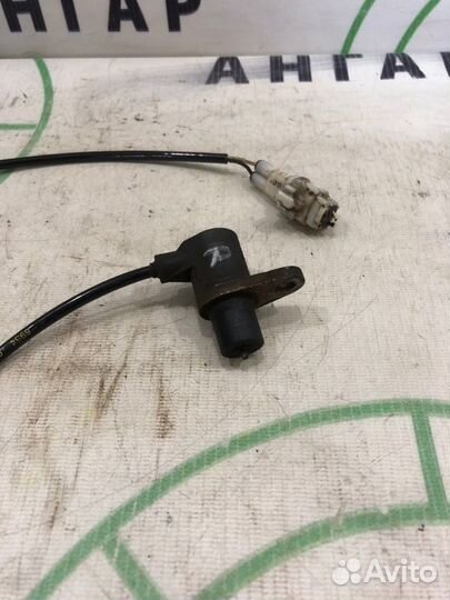 Датчик abs передний правый Toyota Avensis T25