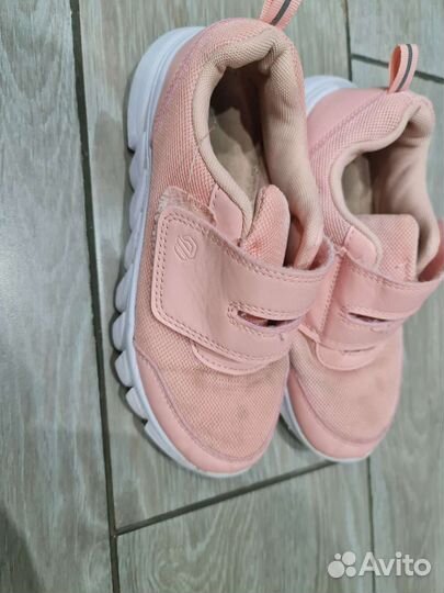 Кроссовки для девочки