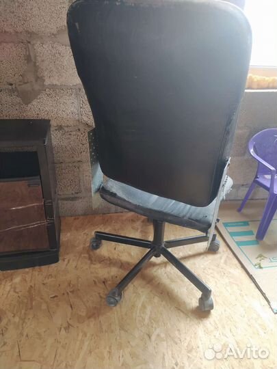 Офисное кресло