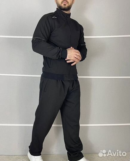Мужской спортивный костюм больших размеров