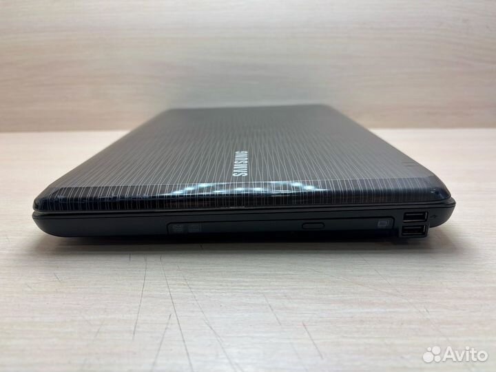 Ноутбук Samsung NP-R525