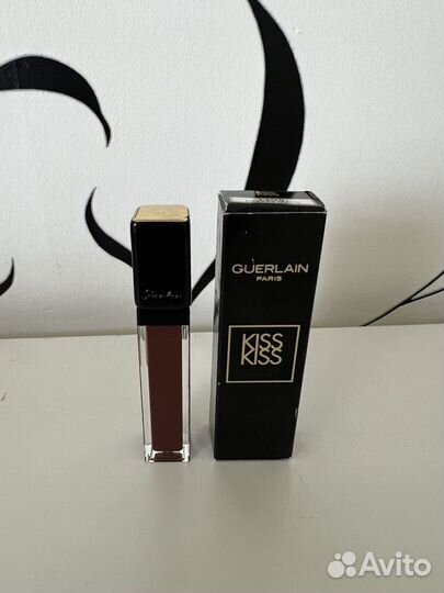 Блеск для губ Guerlain KissKiss