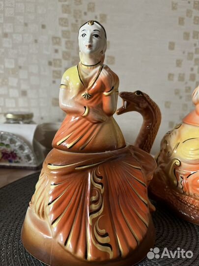 Чайник заварочный и песочница декоративные