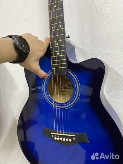 Акустическая гитара