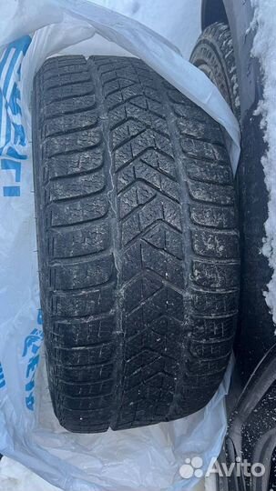 Pirelli Winter Sottozero 3 225/40 R19 и 255/35 R19 93H