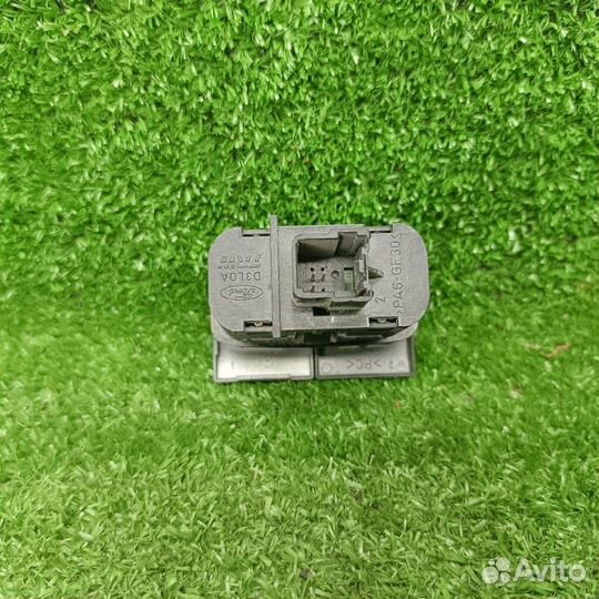 Кнопка открытия багажника Ford Mondeo 3 рест. 2004