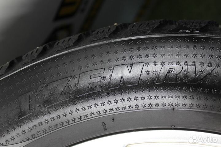 Kumho I'Zen RV Stud KC16 235/55 R18 104T