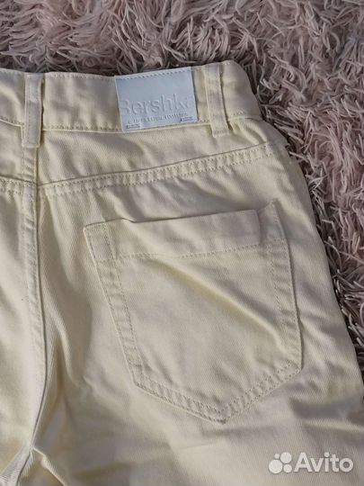 Джинсы bershka mom