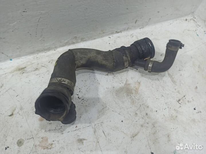 Патрубок системы охлаждения