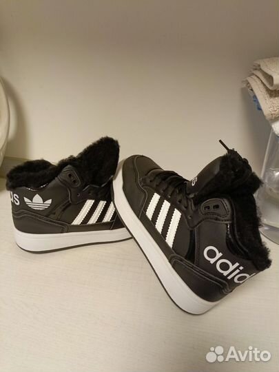 Кроссовки детские adidas 37